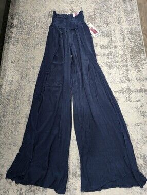 NWT Navy Crepe Material Pants w/ Slit